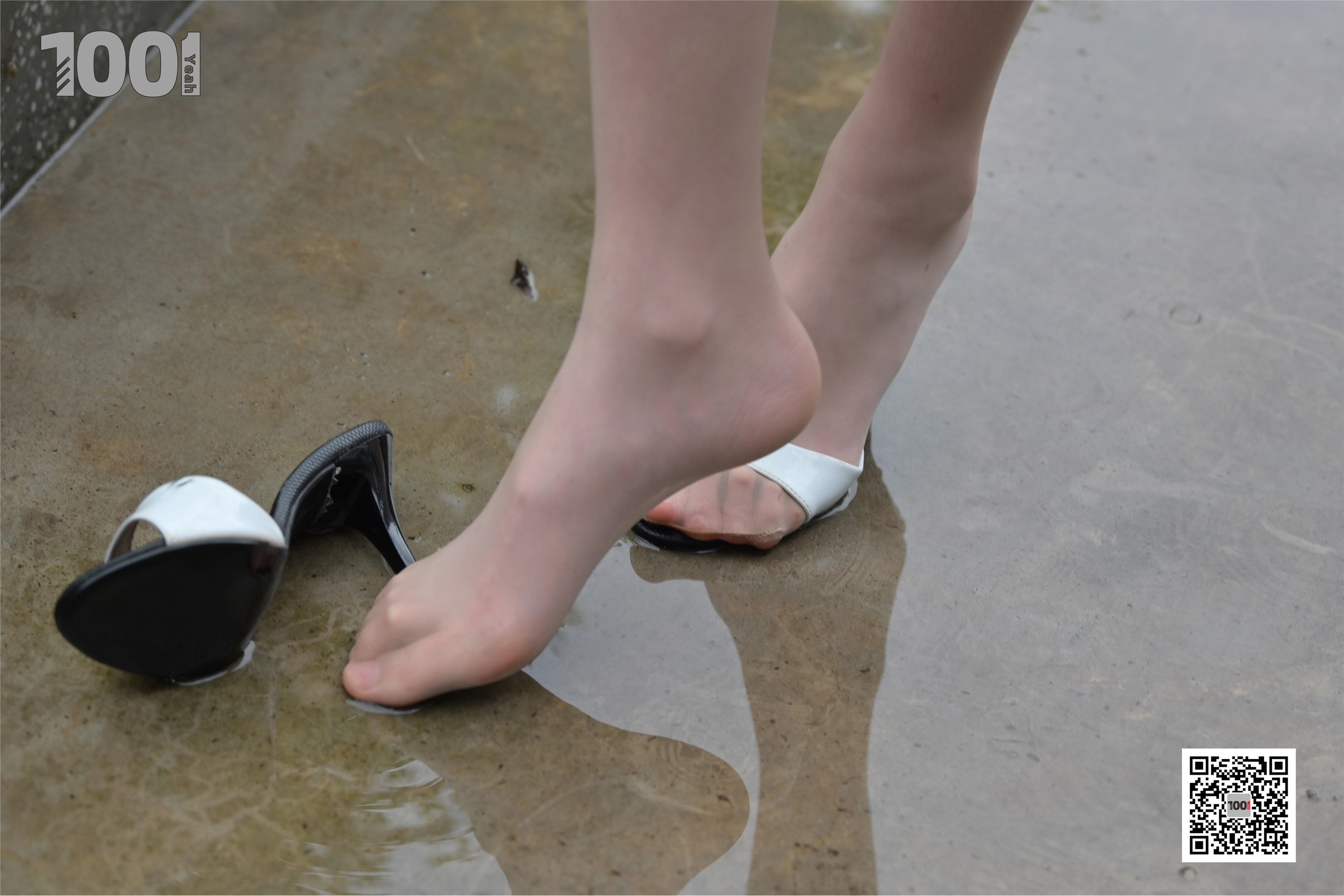 IESS异思趣向  一千零一夜《雨中漫步2》